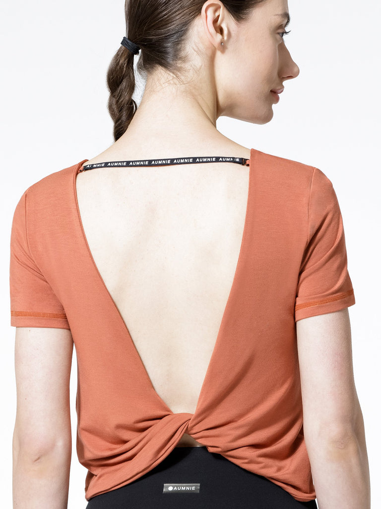 TWIST TEE, CLAY