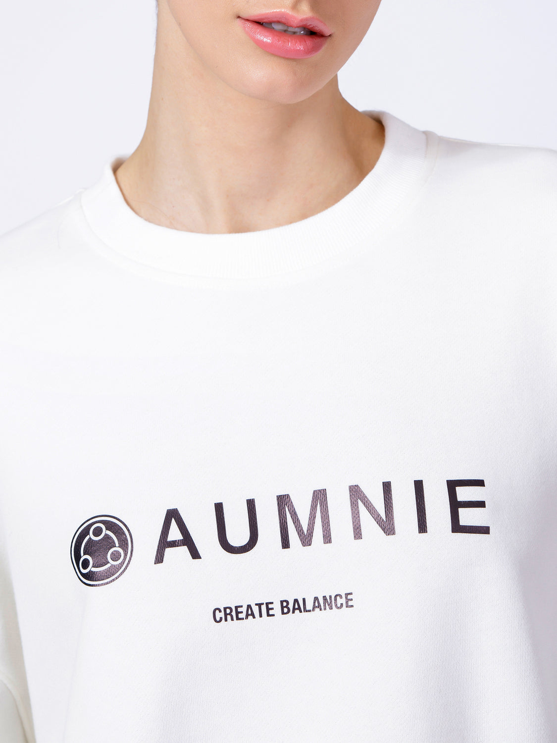 AUMNIE OVERSIZED SWEATSHIRT, WHITE