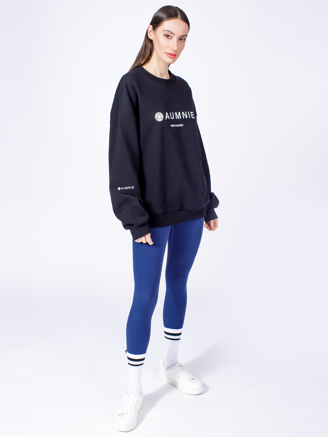 AUMNIE OVERSIZED SWEATSHIRT, BLACK