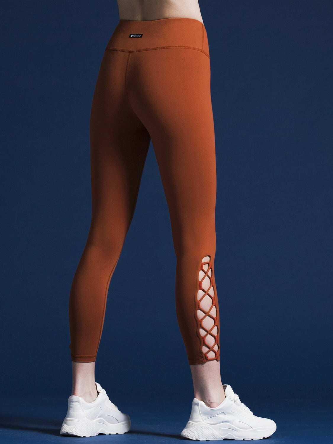 MUSE ANKLE CROPS, MAPLE
