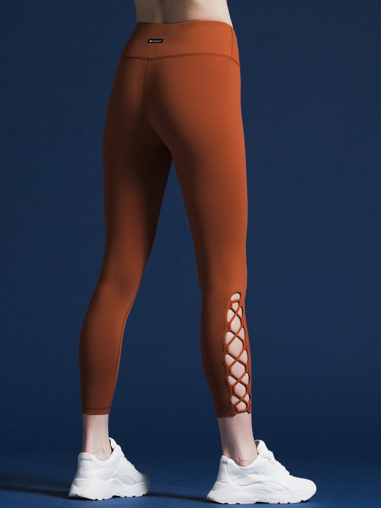 MUSE ANKLE CROPS, MAPLE