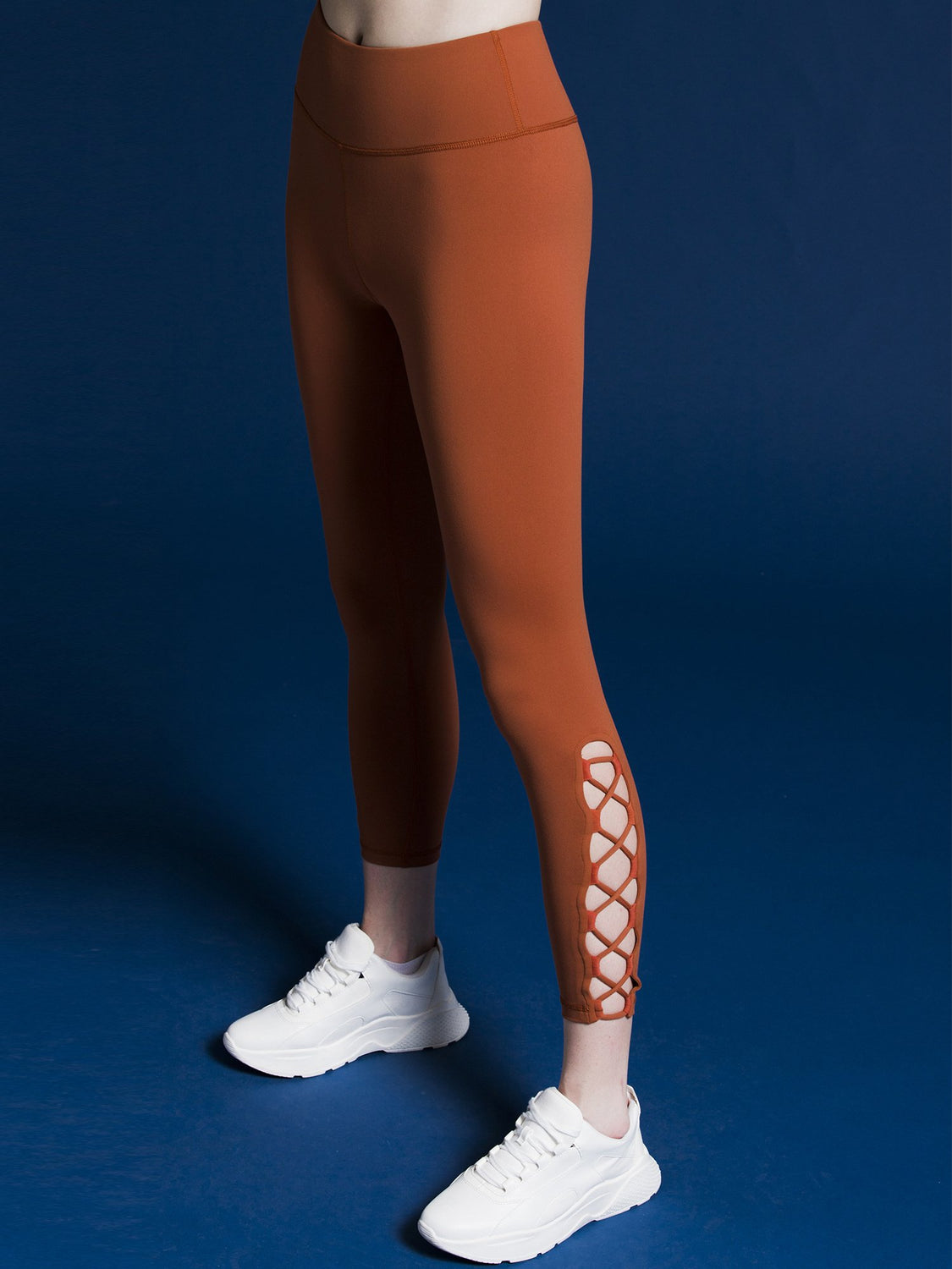 MUSE ANKLE CROPS, MAPLE