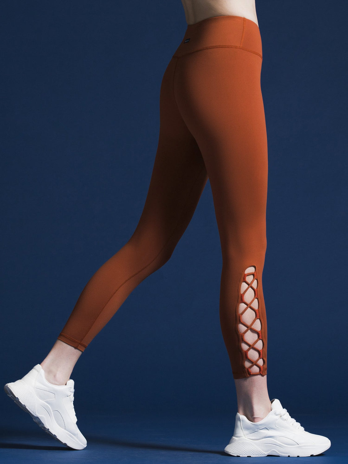 MUSE ANKLE CROPS, MAPLE