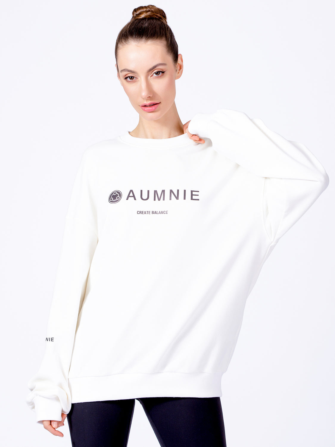 AUMNIE OVERSIZED SWEATSHIRT, WHITE