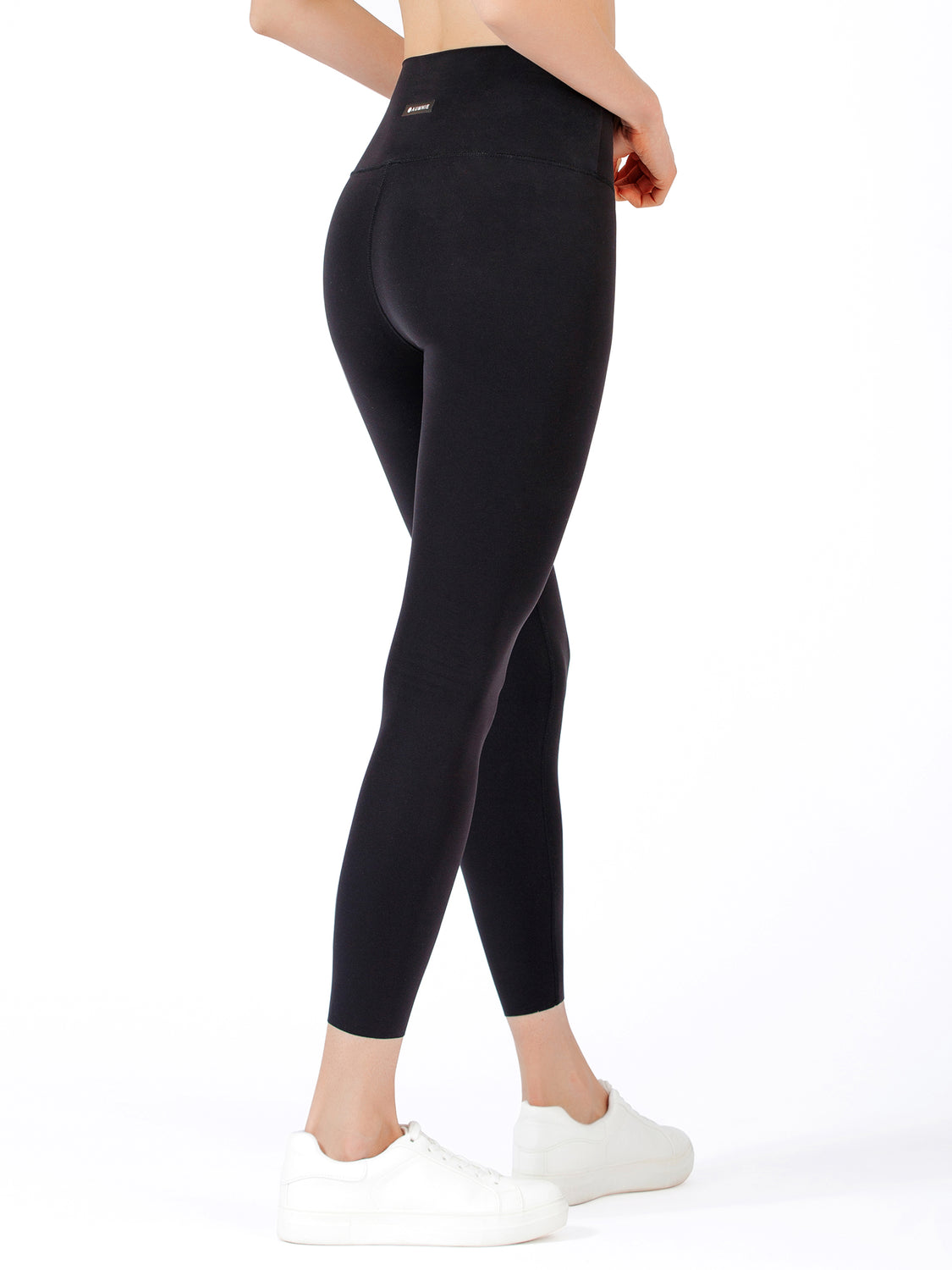 PURE FLOW ANKLE CROPS, BLACK