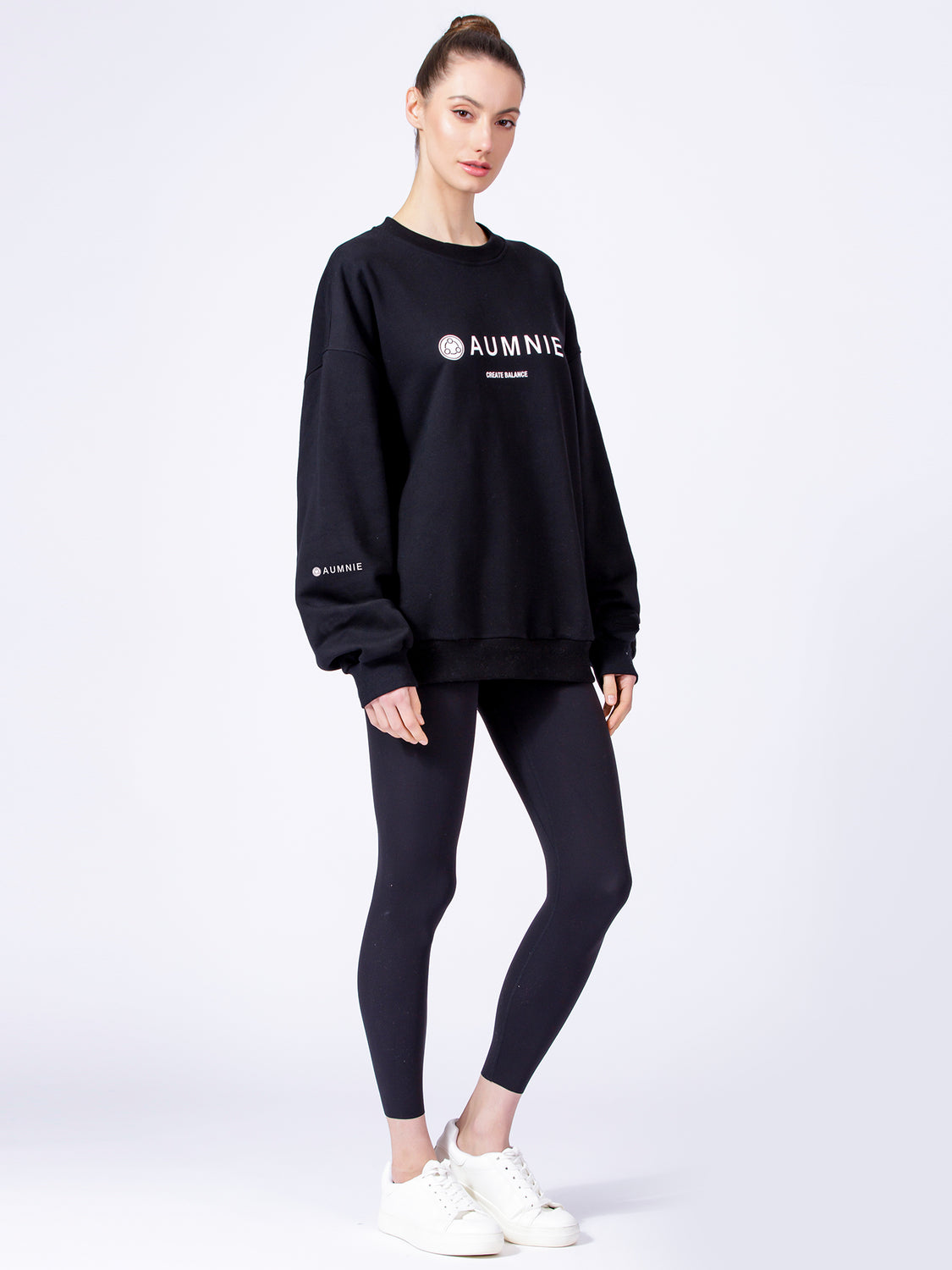 AUMNIE OVERSIZED SWEATSHIRT, BLACK