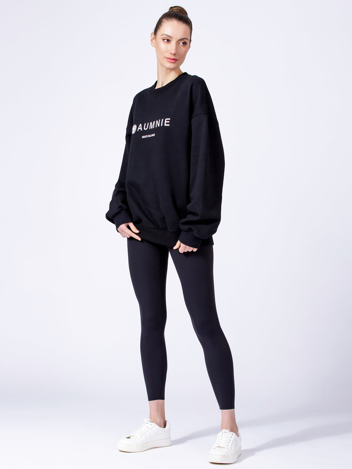 AUMNIE OVERSIZED SWEATSHIRT, BLACK