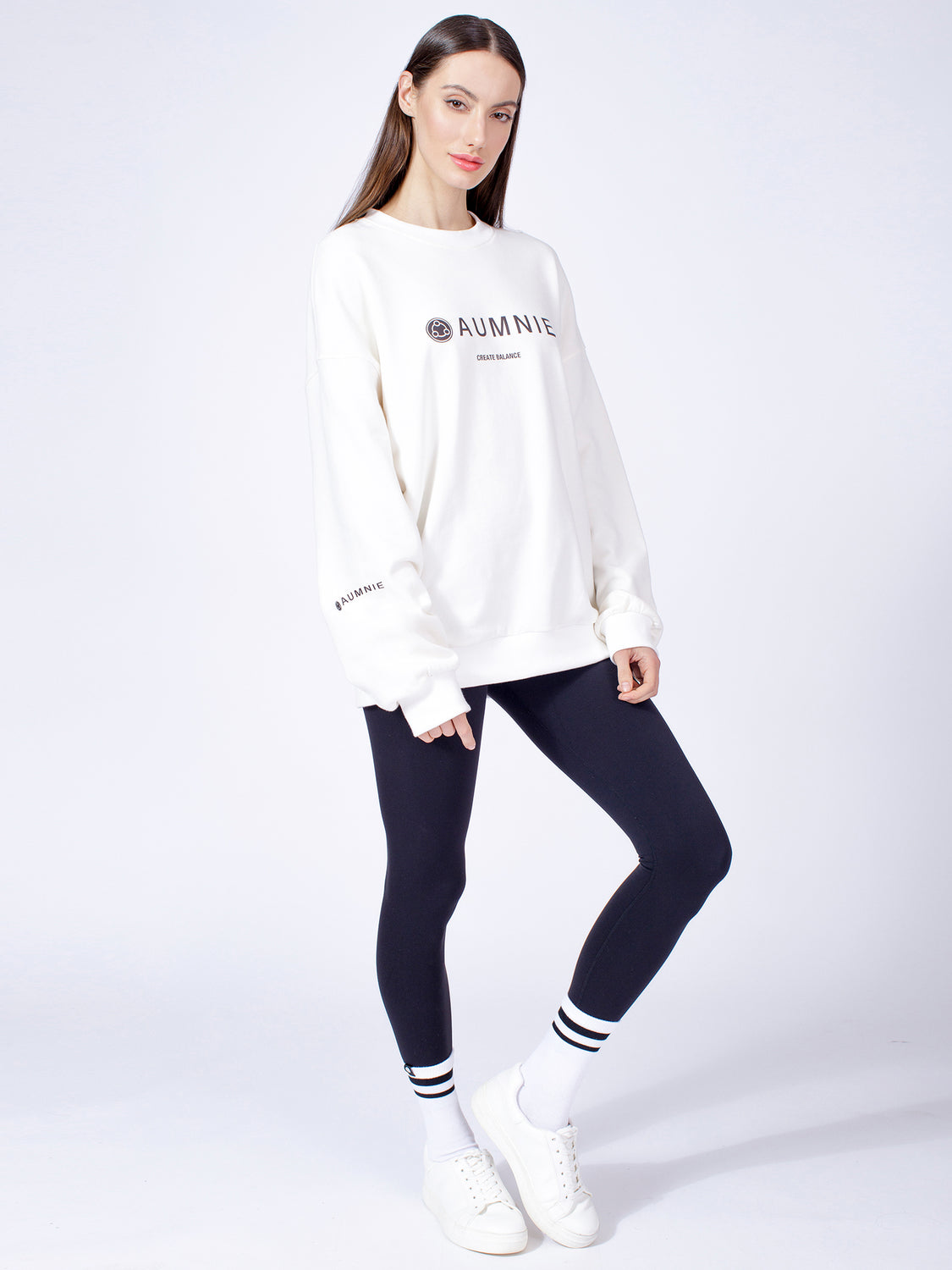 AUMNIE OVERSIZED SWEATSHIRT, WHITE