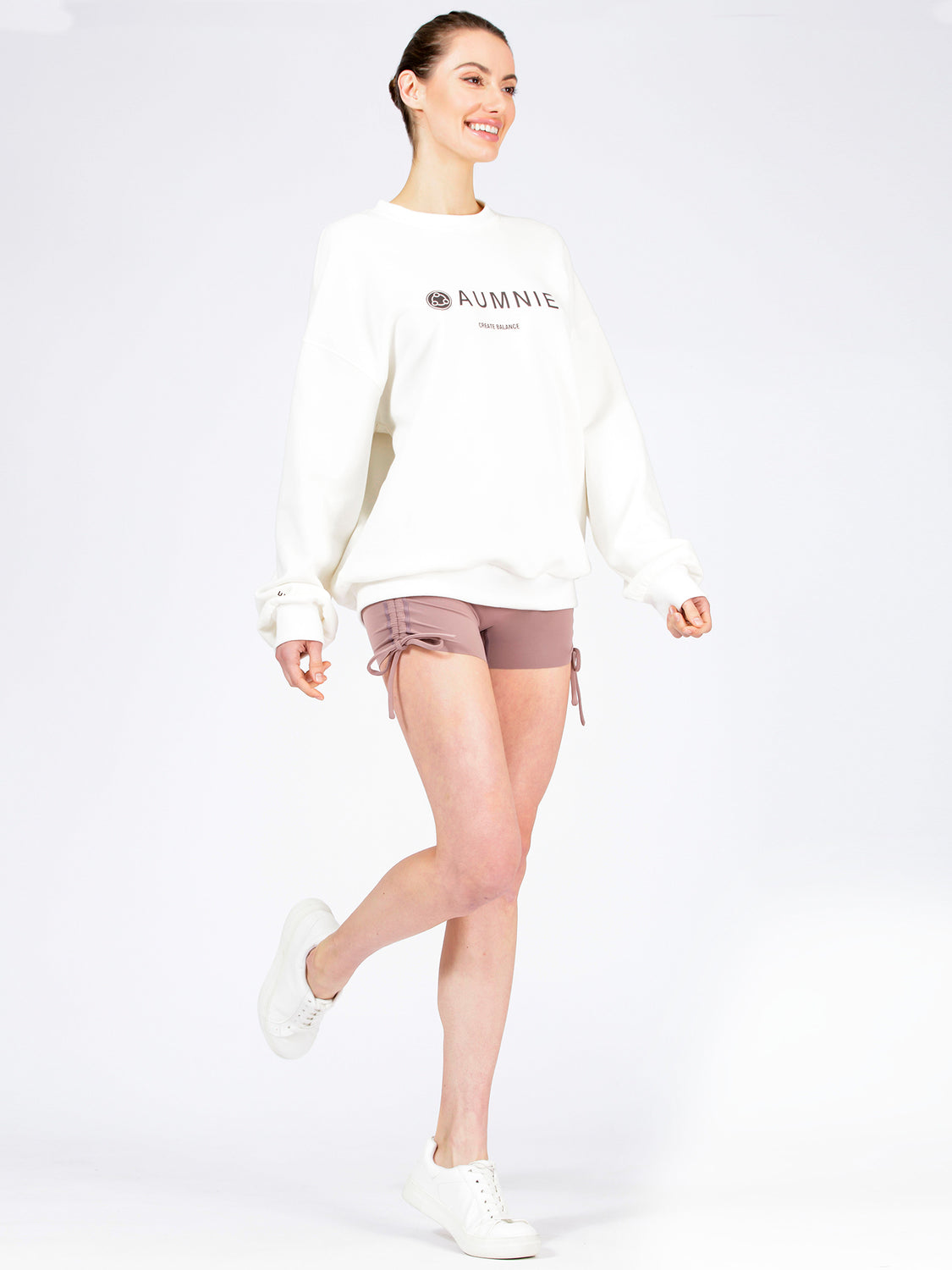 AUMNIE OVERSIZED SWEATSHIRT, WHITE
