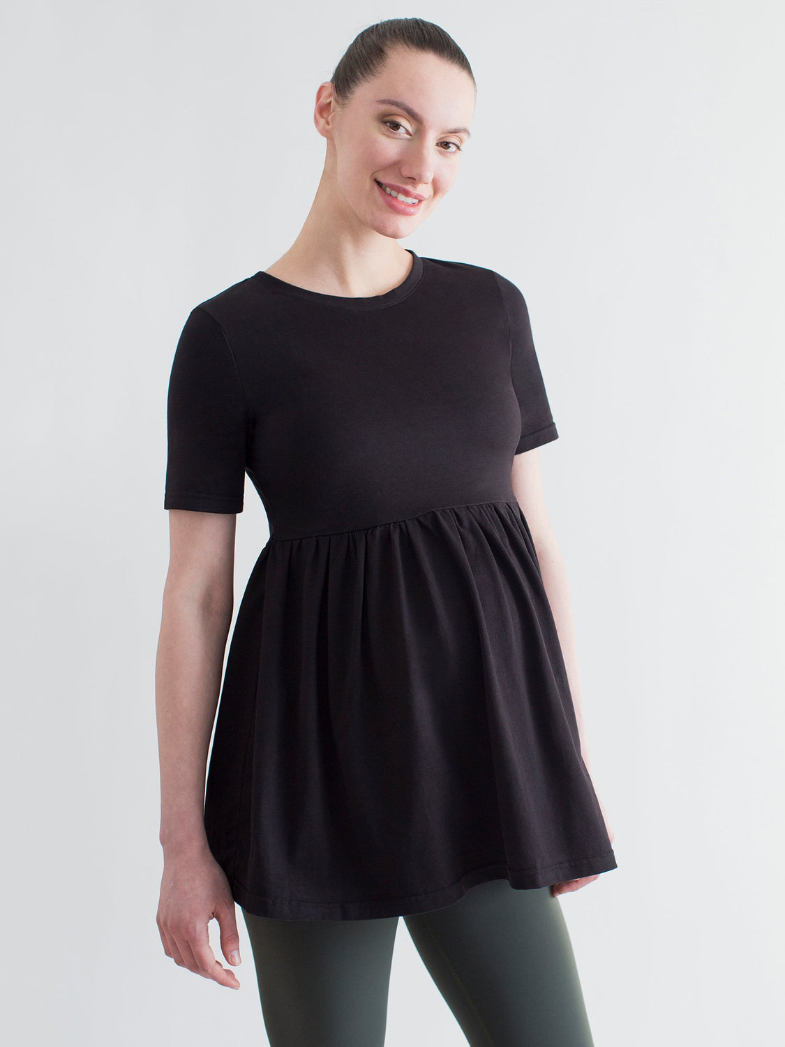 MATERNITY PLEATED SHORT SLEEVE TEE, BLACK