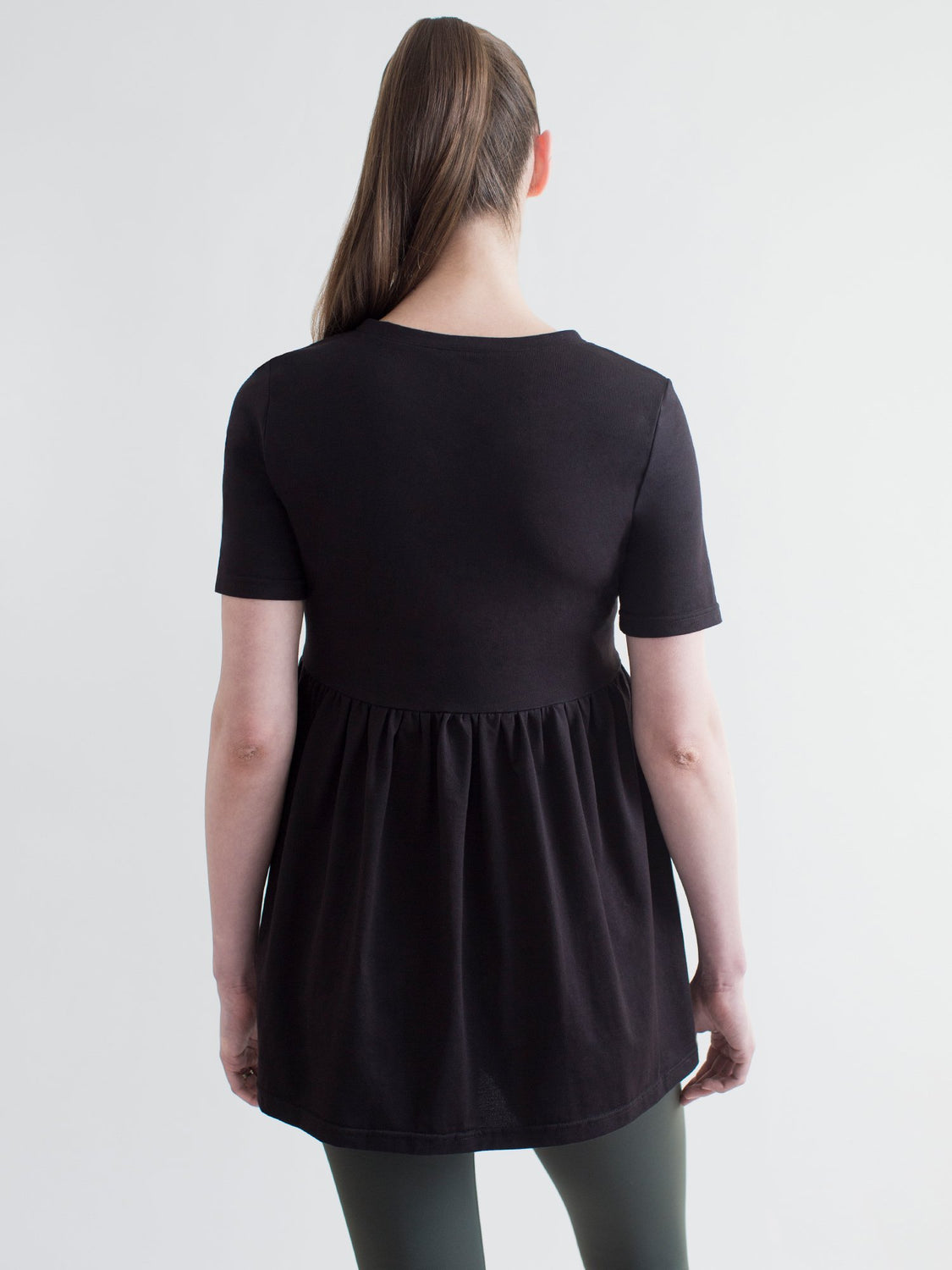 MATERNITY PLEATED SHORT SLEEVE TEE, BLACK