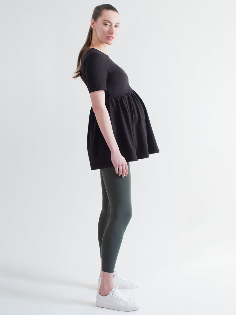 MATERNITY PLEATED SHORT SLEEVE TEE, BLACK