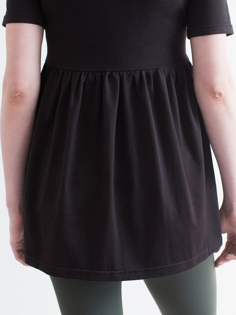MATERNITY PLEATED SHORT SLEEVE TEE, BLACK