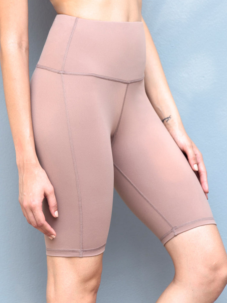 HIGH WAIST BIKER SHORTS, MOCHA