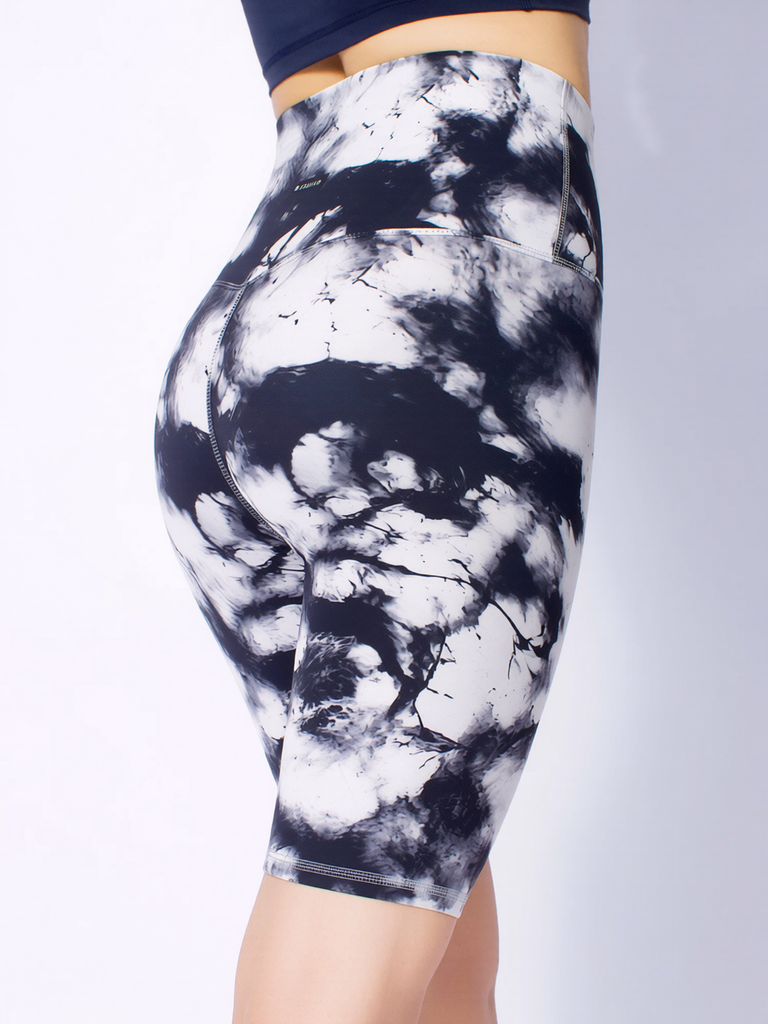 INK WASH SHAPE SHORTS, WHITE/BLACK