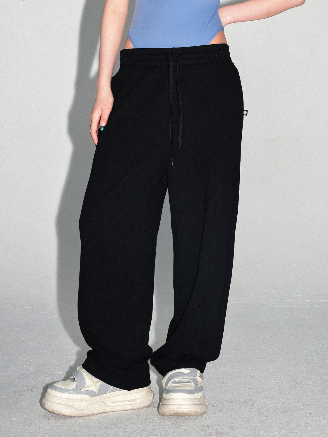 URBAN WIDE LEG SWEATPANTS, BLACK