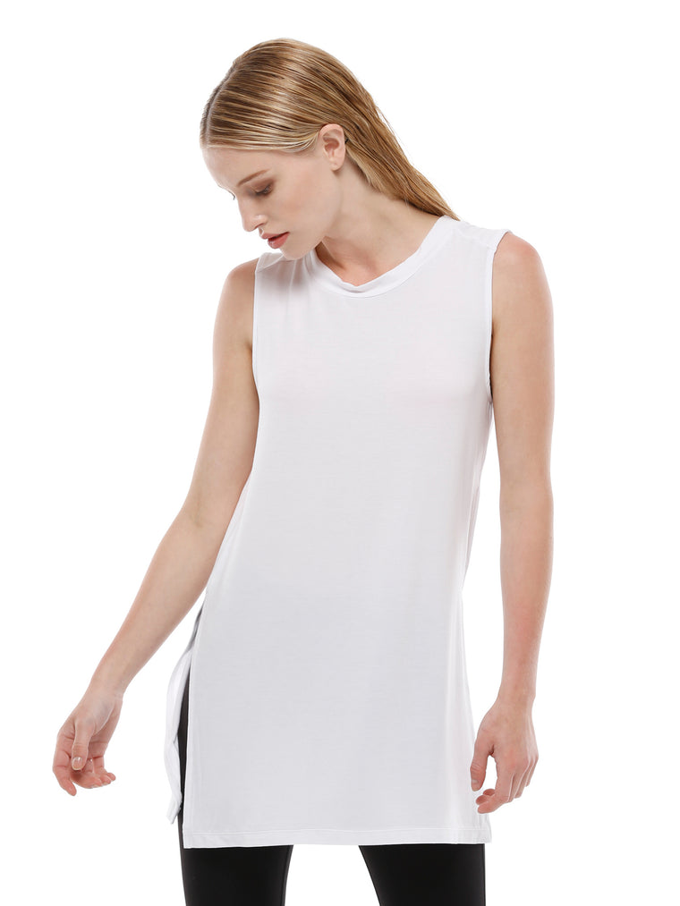 LOOSE CUT OFF TANK WITH SLITS, WHITE